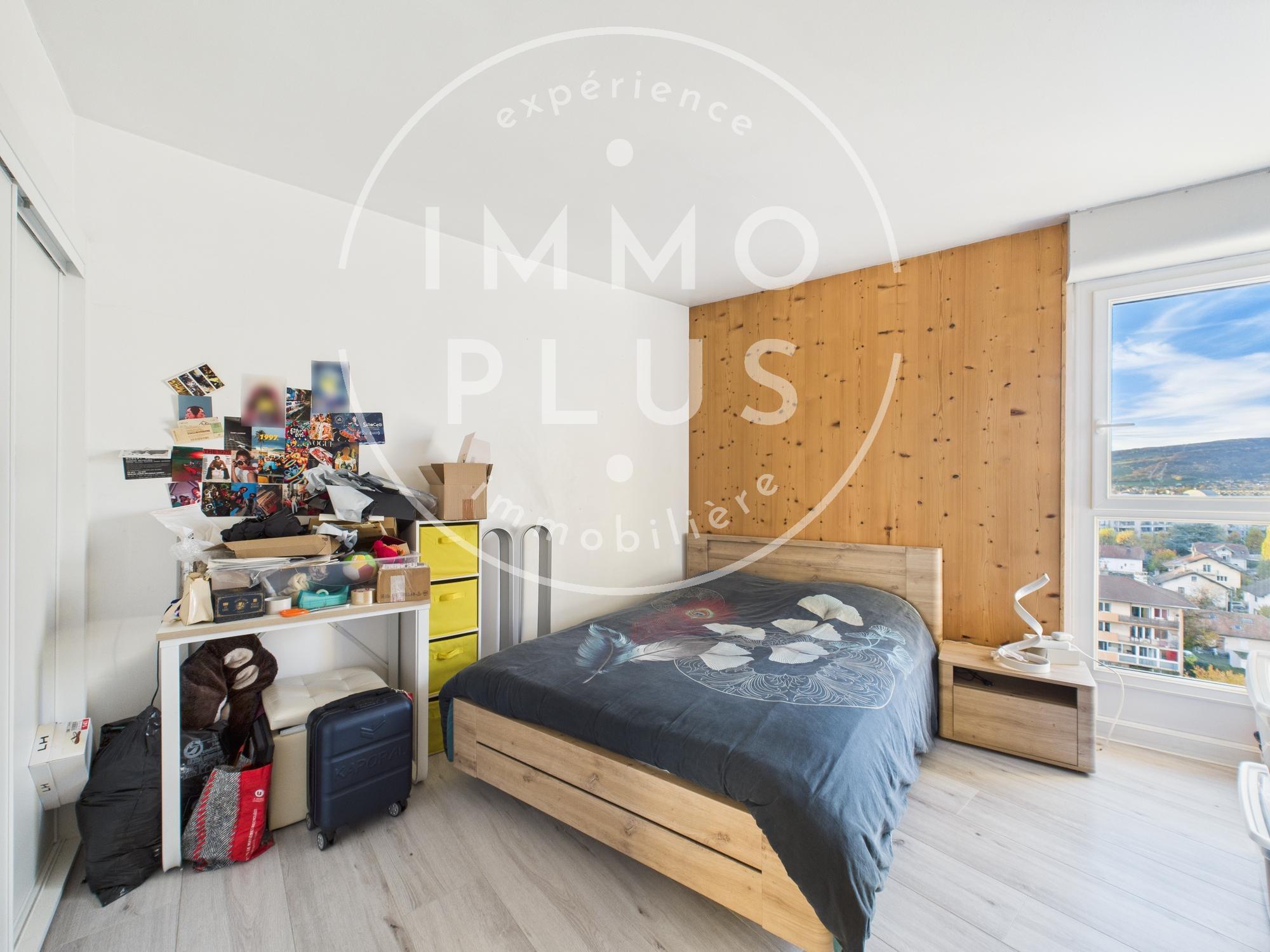 Photo **Appartement de Type 4 en dernier étage avec vue imprenable à Annecy**