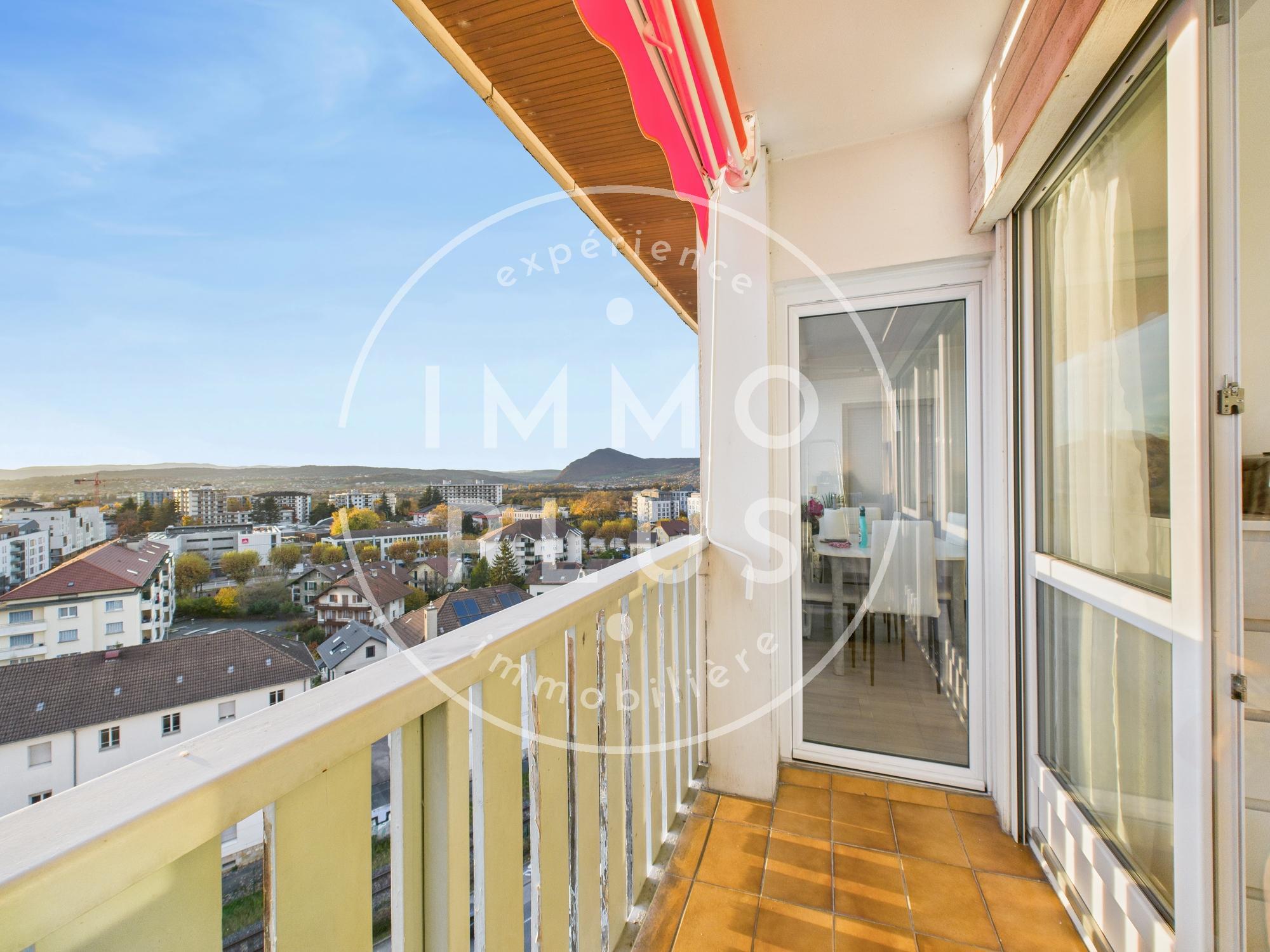 Photo **Appartement de Type 4 en dernier étage avec vue imprenable à Annecy**