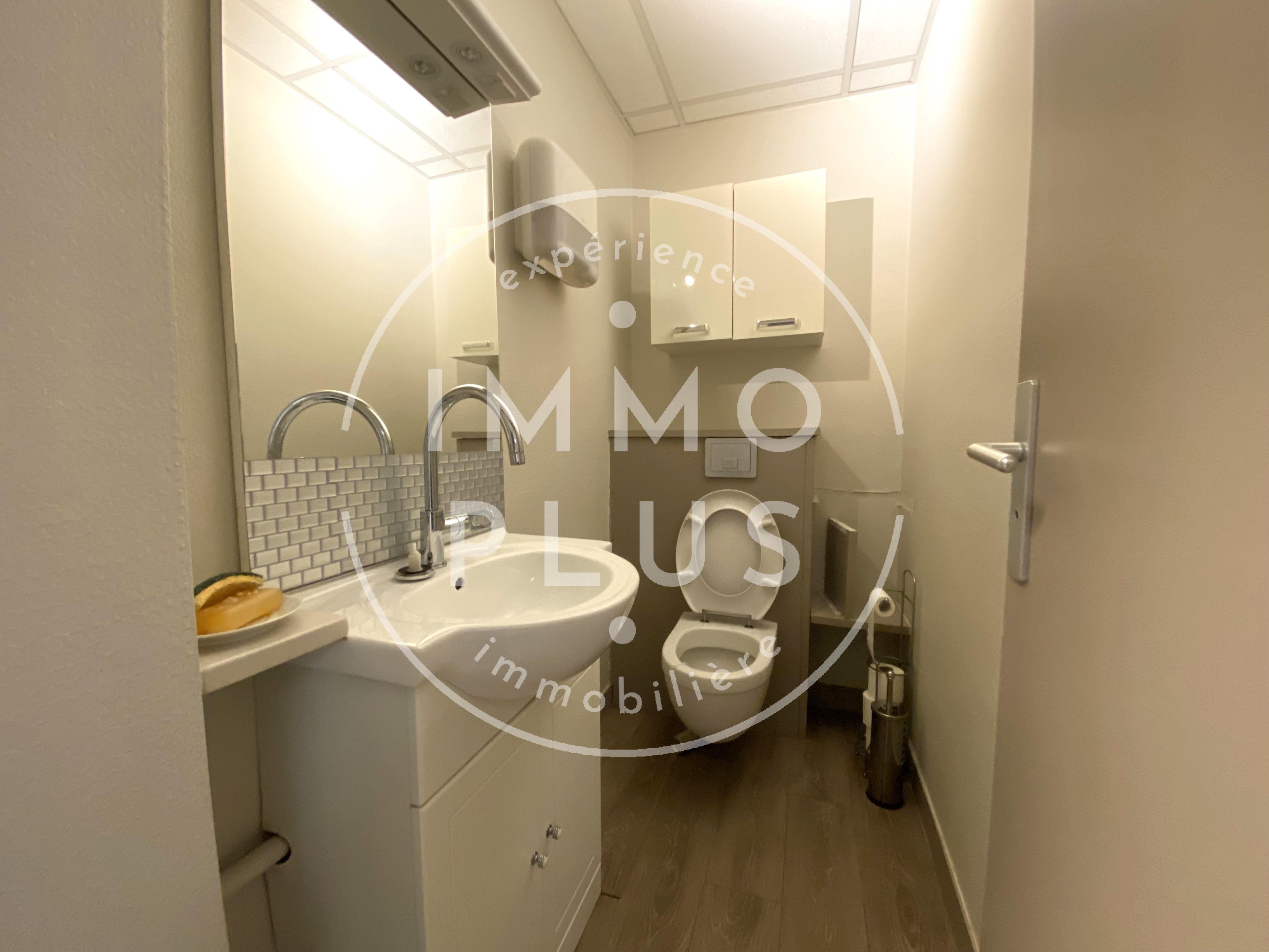 Photo Location Local 120 m&sup2;