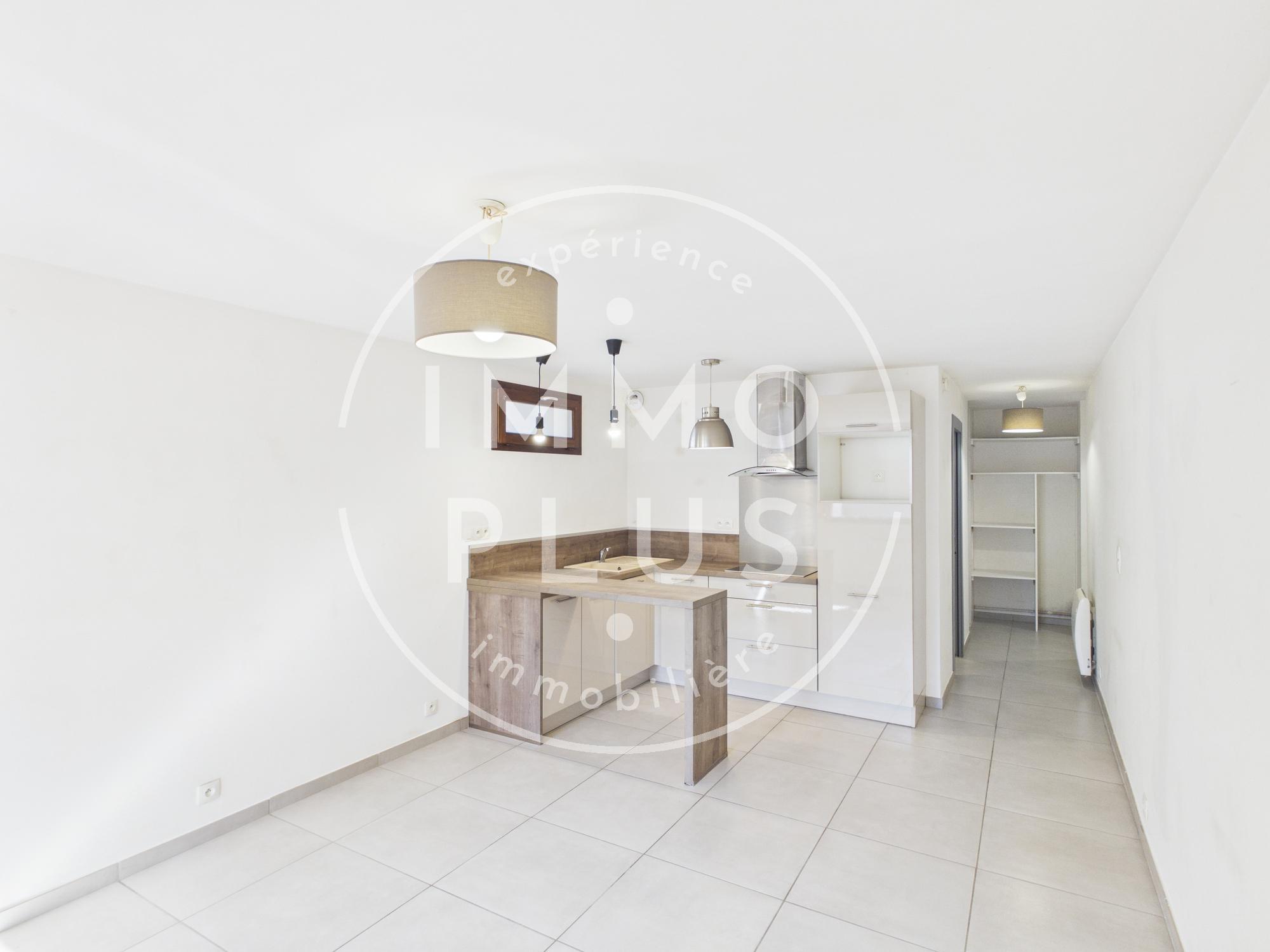 Photo Cran-Gevrier Vert Bois: Studio rénové.