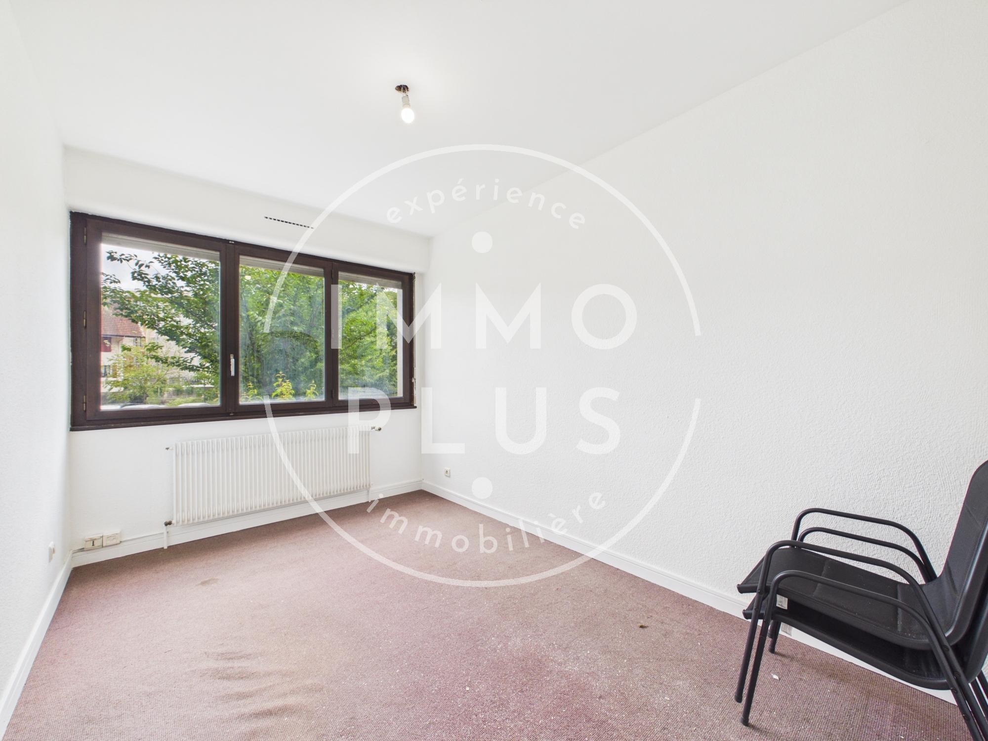 Photo **Appartement de 4 pièces en vente dans un quartier prisé d'Annecy-Le-Vieux**