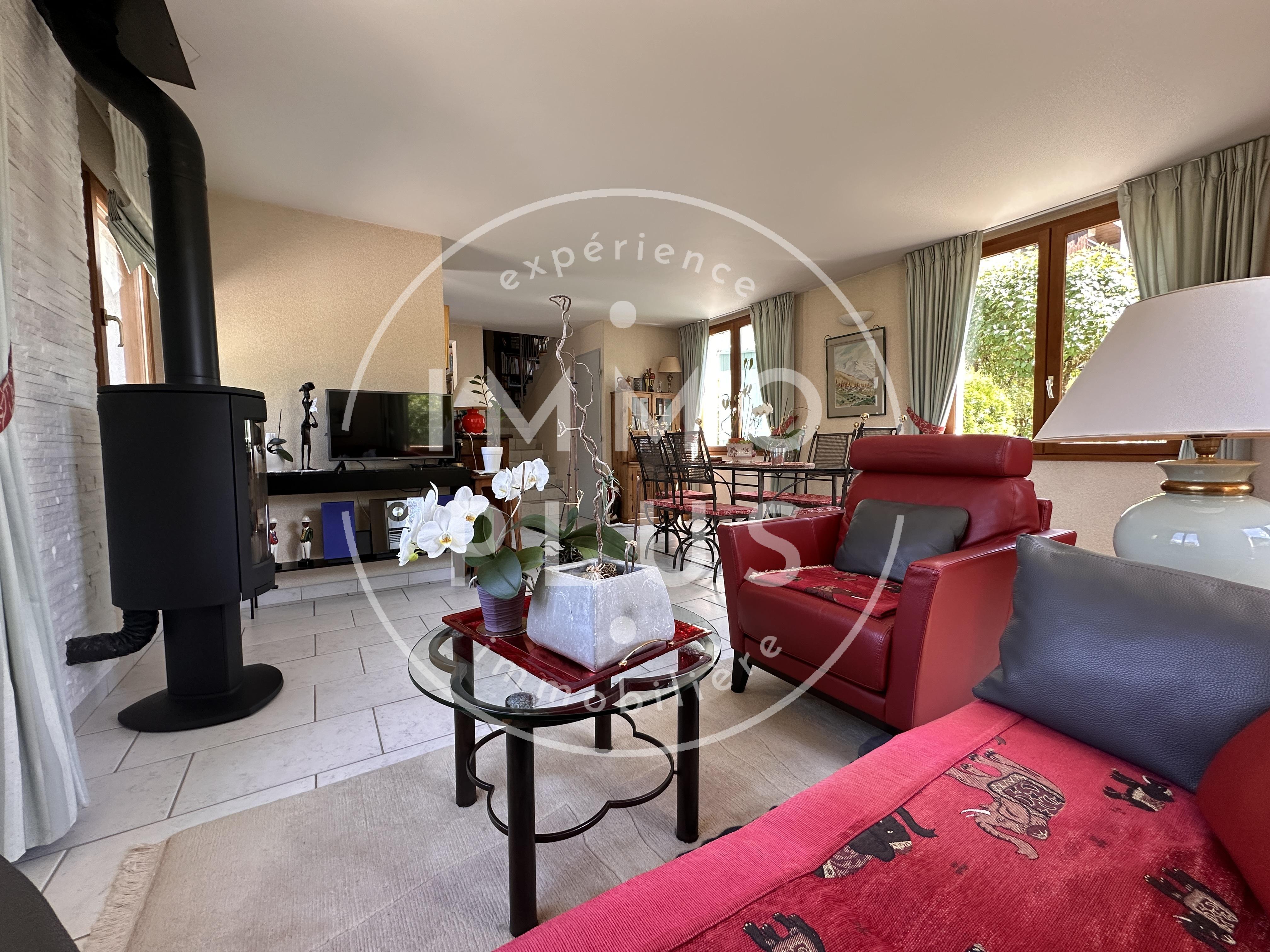 Photo Maison individuelle à 200 mètres du lac – Secteur résidentiel et recherché