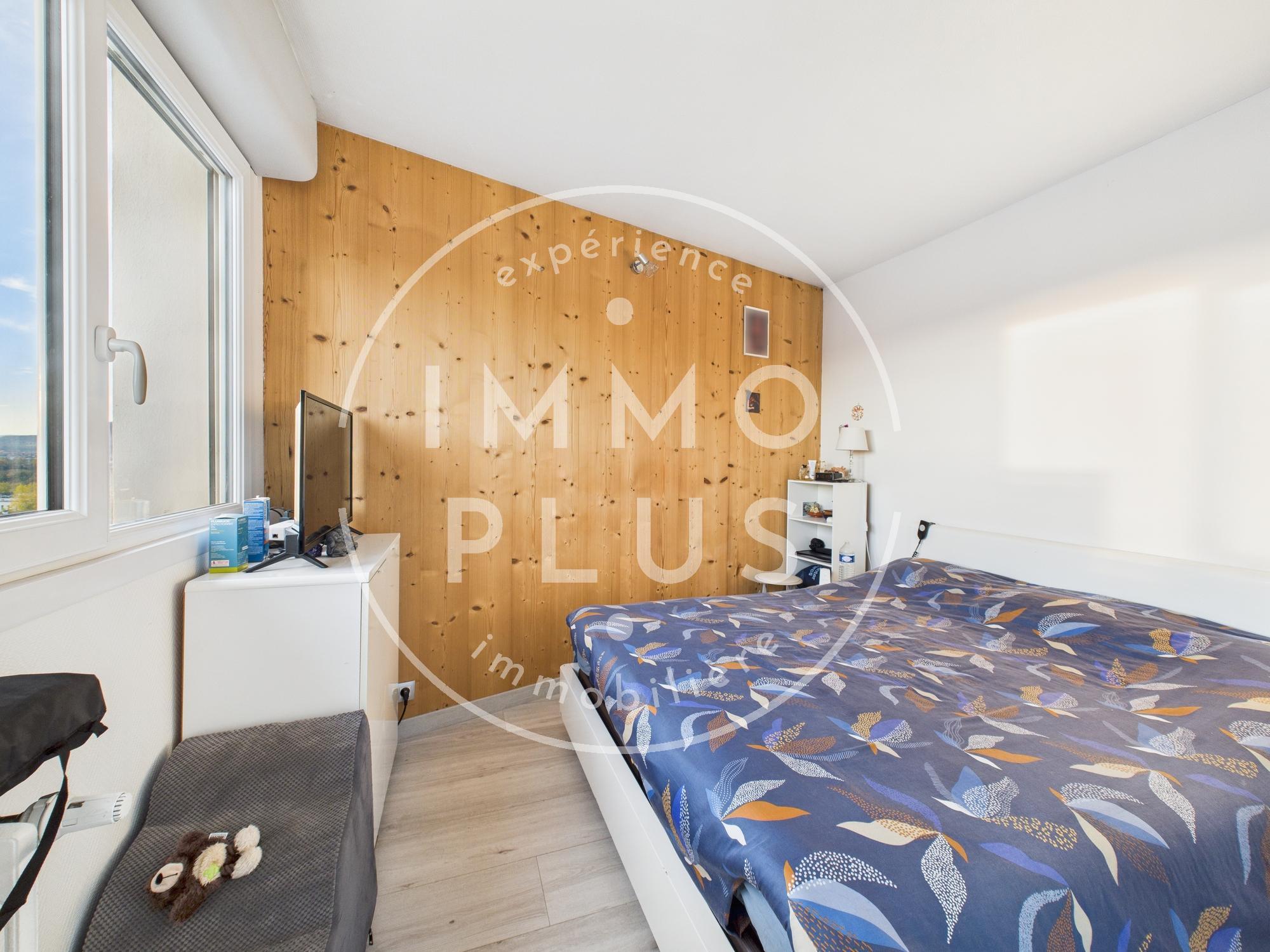 Photo **Appartement de Type 4 en dernier étage avec vue imprenable à Annecy**