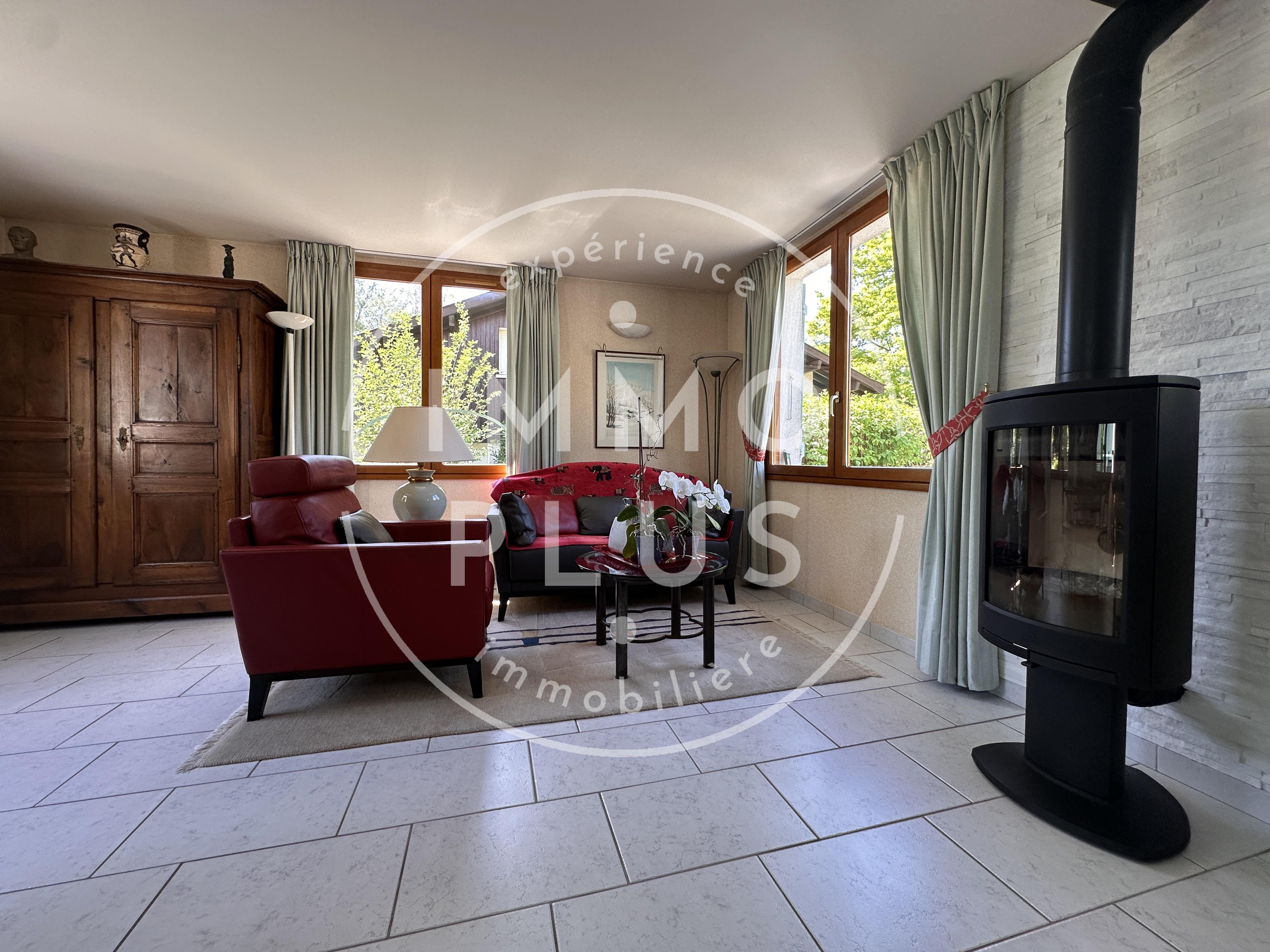 Photo Maison individuelle à 200 mètres du lac – Secteur résidentiel et recherché