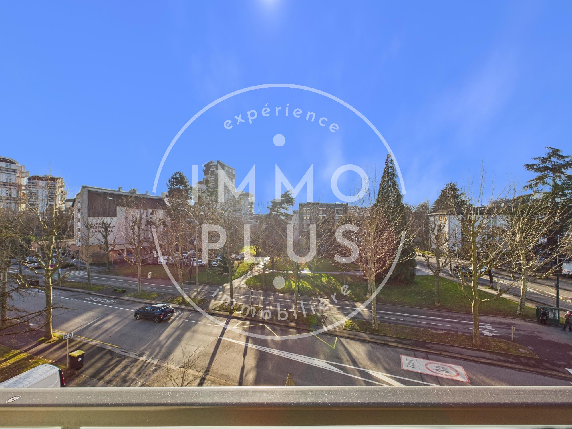 Photo **Magnifique appartement de 4 pièces en vente à Annecy**