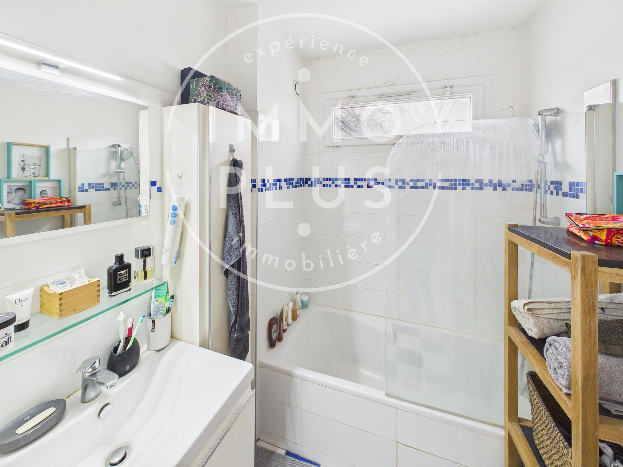 Photo ANNECY CENTRE-VILLE - A 2 PAS DU CENTRE COMMERCIAL COURIER.